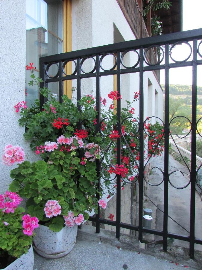 Home With The Veranda Βελίκο Τίρνοβο Εξωτερικό φωτογραφία