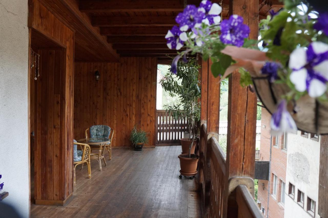 Home With The Veranda Βελίκο Τίρνοβο Εξωτερικό φωτογραφία